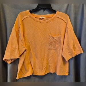 Eeasel Crocheted Pocket Short Sleeve Tee in Soft Orange Medium